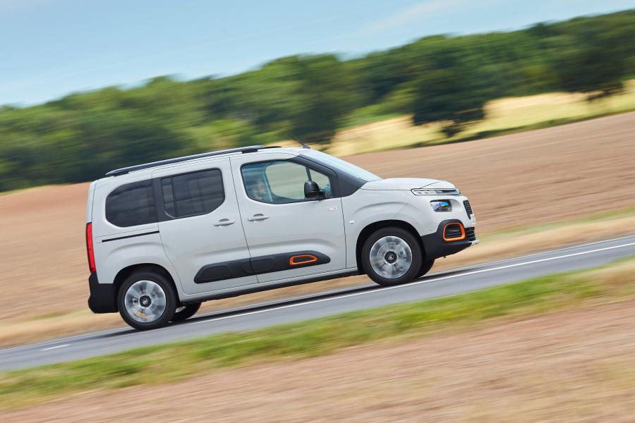  Citroen Berlingo Multispace XTR 2018 года  (UK) (фото 15 из 18)